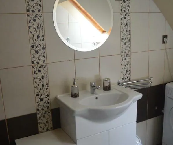 بيت ضيافة Gratisz 3*